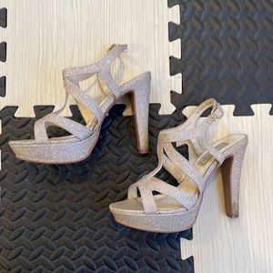 TOUCH UPS AND DYABLES - GLITTER OPEN BACK ANKLE STRAP PUMP 4223 size 9